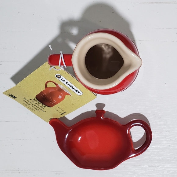 Cerise Maple Syrup Petite Jug & Tea Bag Holder / Spoon Rest Le Creuset NEW - Picture 3 of 5